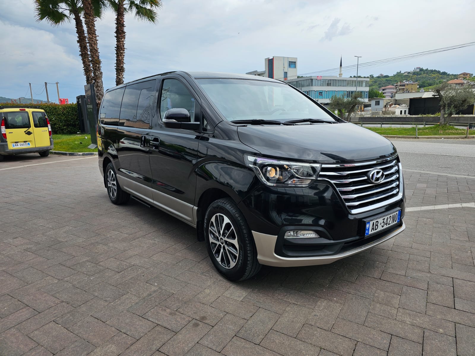 Hyundai Grand Starex